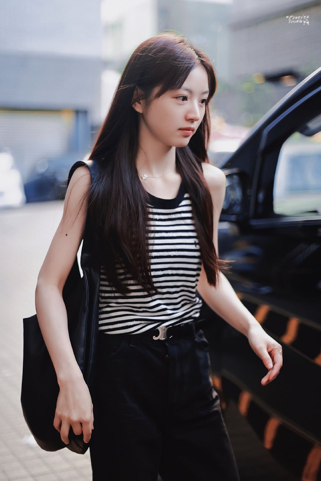 Mỹ nhân amp;#34;mặt học sinh body phụ huynhamp;#34; mặc đẹp từ thảm đỏ tới đời thường, đi tới đâu nơi đó thành sàn diễn - 22