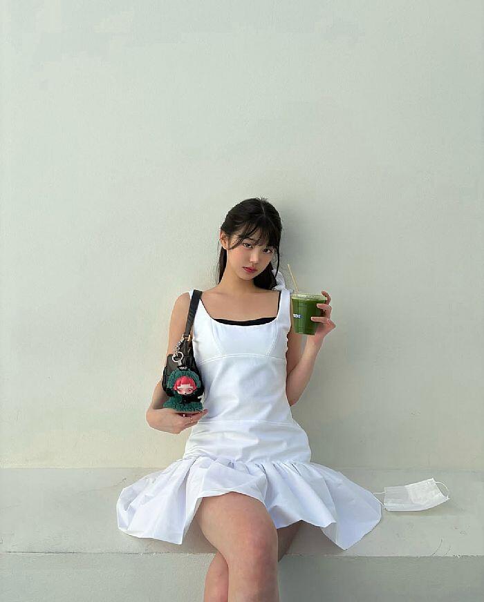 Tạm biệt đen, trắng và xám, đây là 6 gam màu tươi sáng được dự đoán amp;#34;làm mưa làm gióamp;#34; Hè 2026 - 7