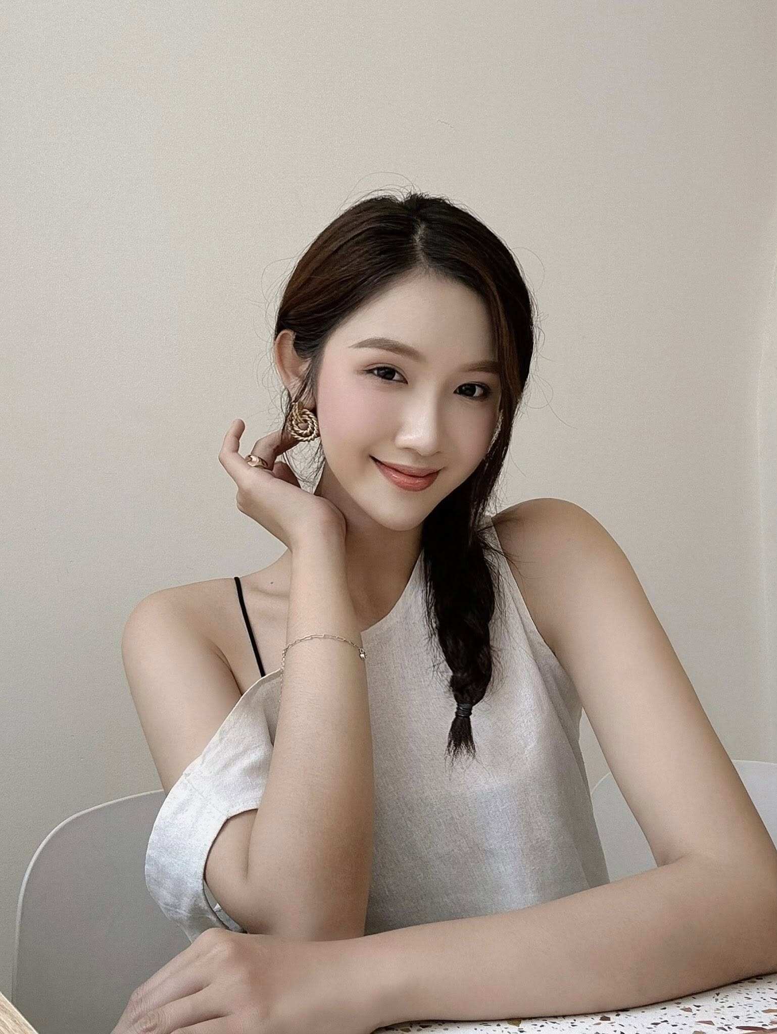 Nhan sắc xinh như mộng của mỹ nhân tiếp bước Hương Giang đăng ký tham gia Miss Grand International - 15