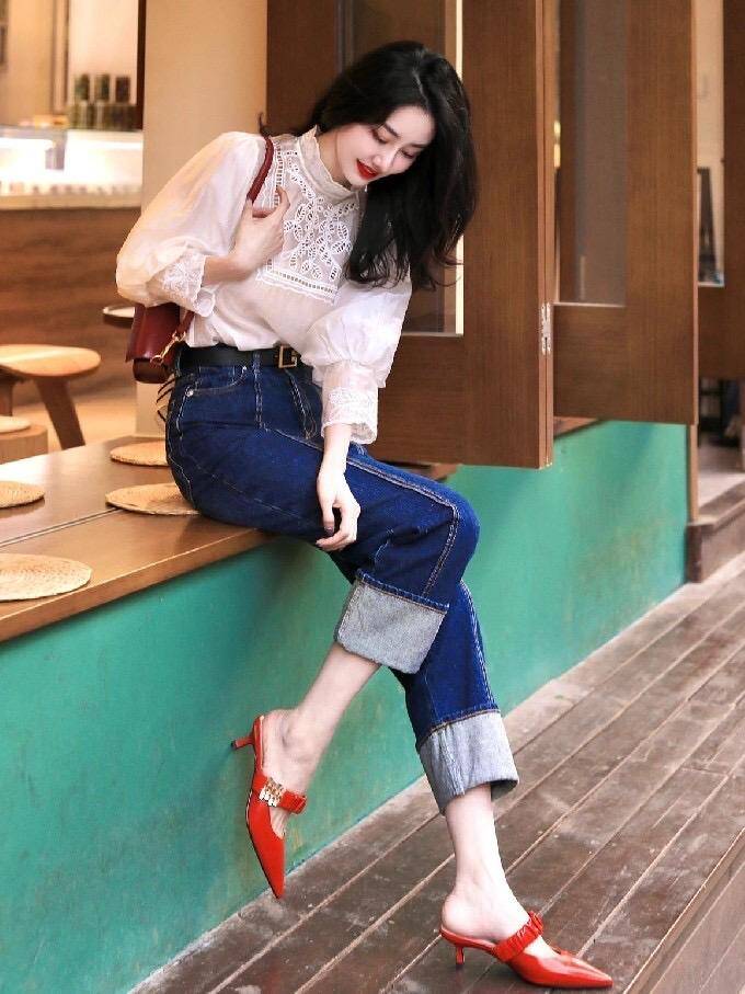 Ai nói quần jeans và giày cao gót lỗi mốt chắc chưa thử 6 combo hack dáng, giúp nổi bật trong mọi set đồ - 4