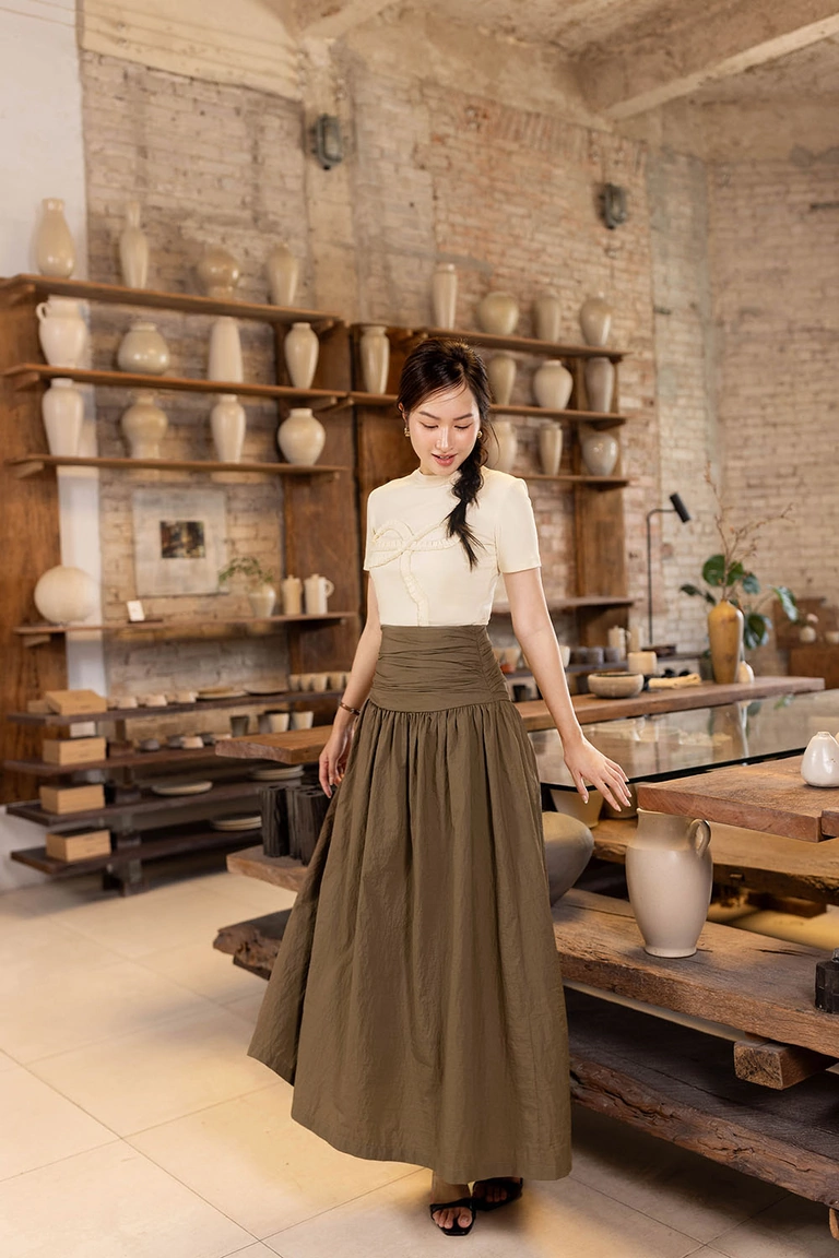 Năm nay mua váy cứ chọn 4 gam màu này, mặc lên là sang xịn, tôn dáng đỉnh cao lại chẳng lo lỗi mốt - 11