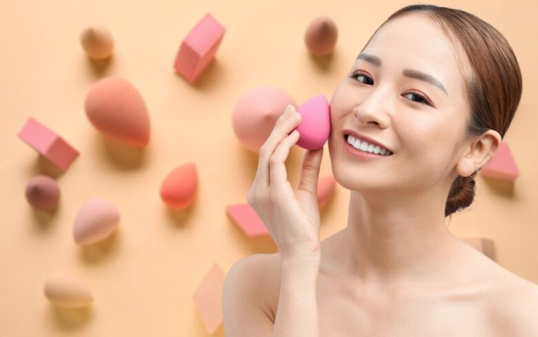 Trang điểm kỹ nhưng mặt vẫn amp;#34;mốcamp;#34;, chuyên gia chỉ 6 mẹo để có lớp nền mịn lỳ tự nhiên, vài tiếng không xỉn da - 3