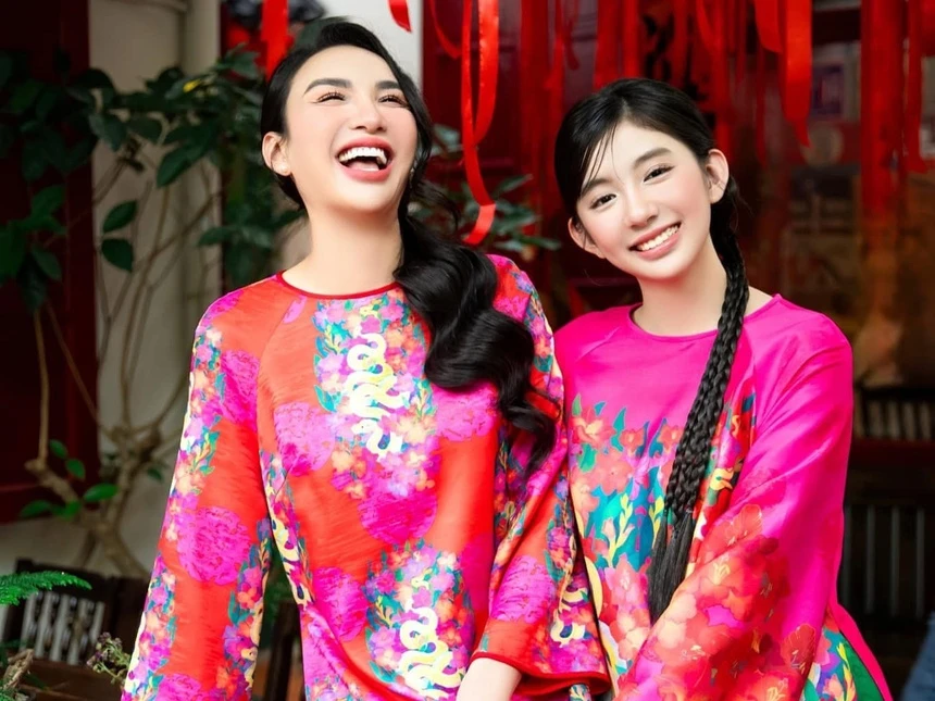 Cô bé 16 tuổi cao 1m70, nhan sắc thanh thuần, dịu dàng như bước ra từ trong tranh, là con của Hoa hậu nổi tiếng - 4