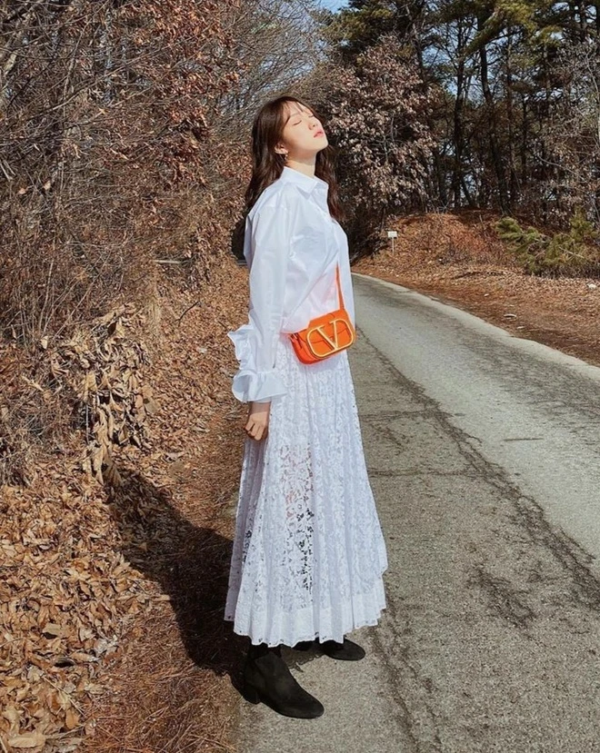 Combo áo sơ mi và chân váy tưởng đơn giản nhưng lại giúp bạn amp;#34;ăn đứtamp;#34; đồng nghiệp nơi công sở - 3