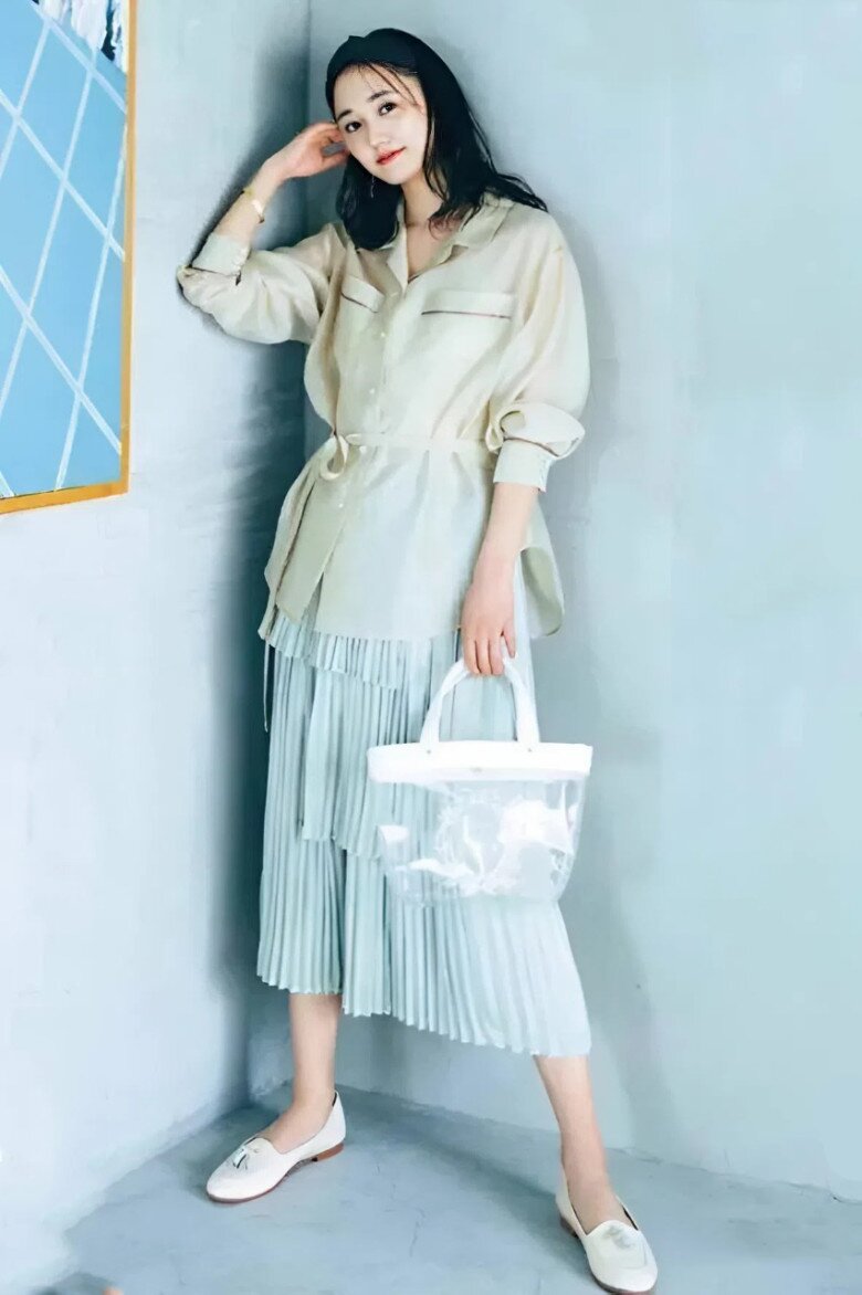 Combo áo sơ mi và chân váy tưởng đơn giản nhưng lại giúp bạn amp;#34;ăn đứtamp;#34; đồng nghiệp nơi công sở - 8