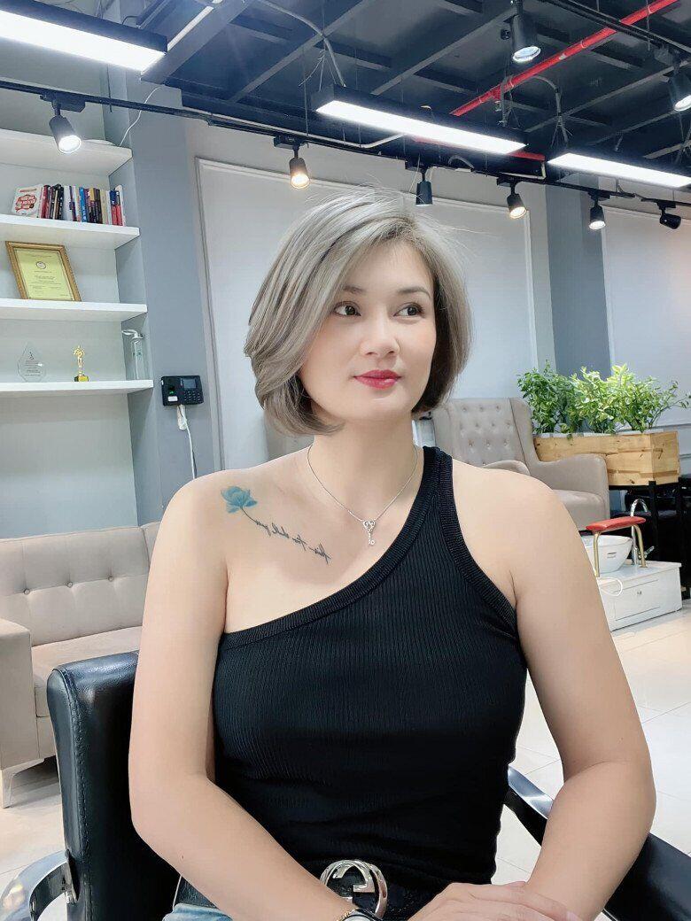 Con gái amp;#34;hoa khôi bóng chuyềnamp;#34; Kim Huệ thừa hưởng gen mẹ, 13 tuổi đã cao gần 1m70, mặt xinh như hoa, bắp tay săn chắc - 4