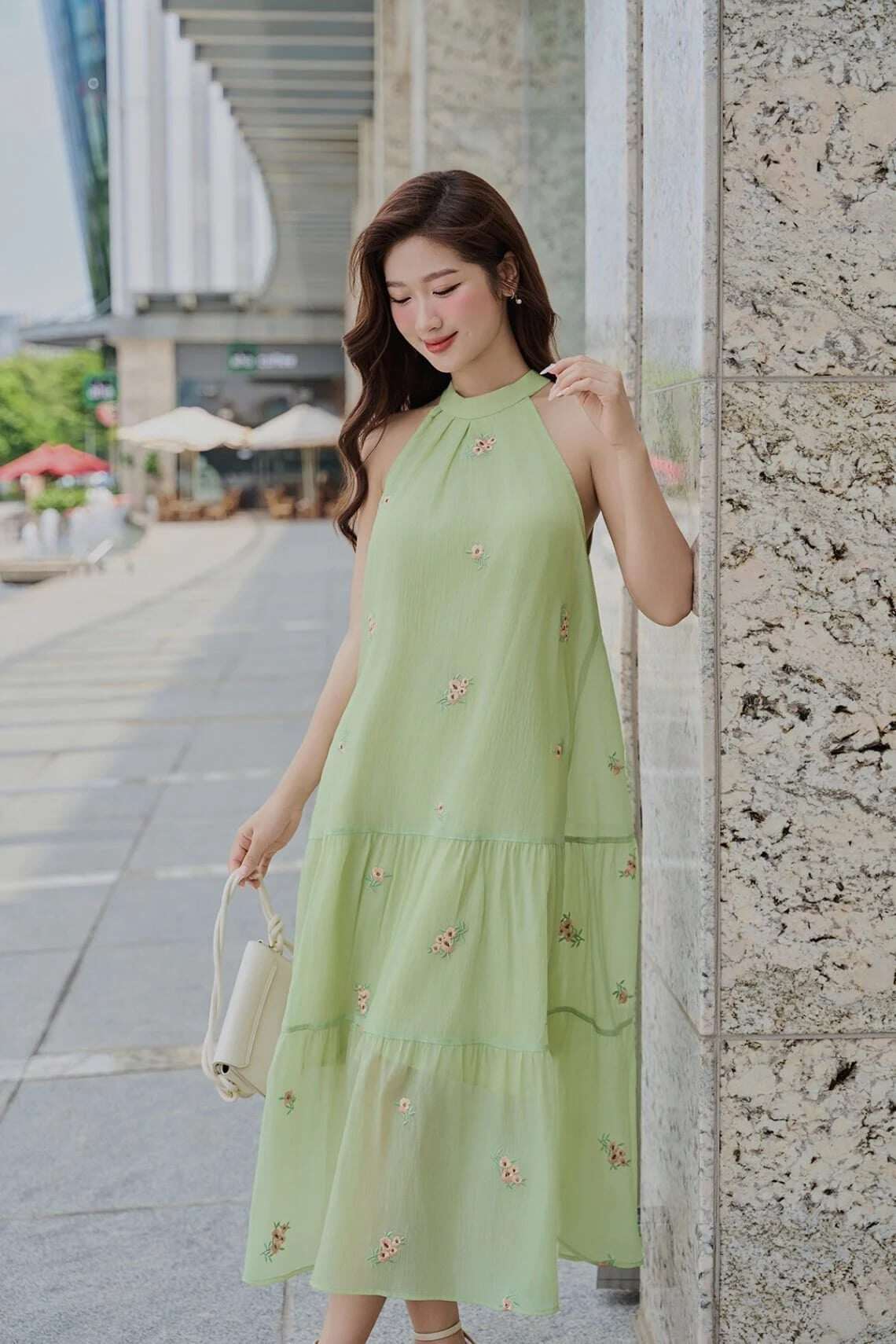 5 kiểu váy maxi amp;#34;đắt hàngamp;#34; nhất mùa Hè, không bao giờ lo lỗi mốt, chị em diện lên rất tôn dáng - 10