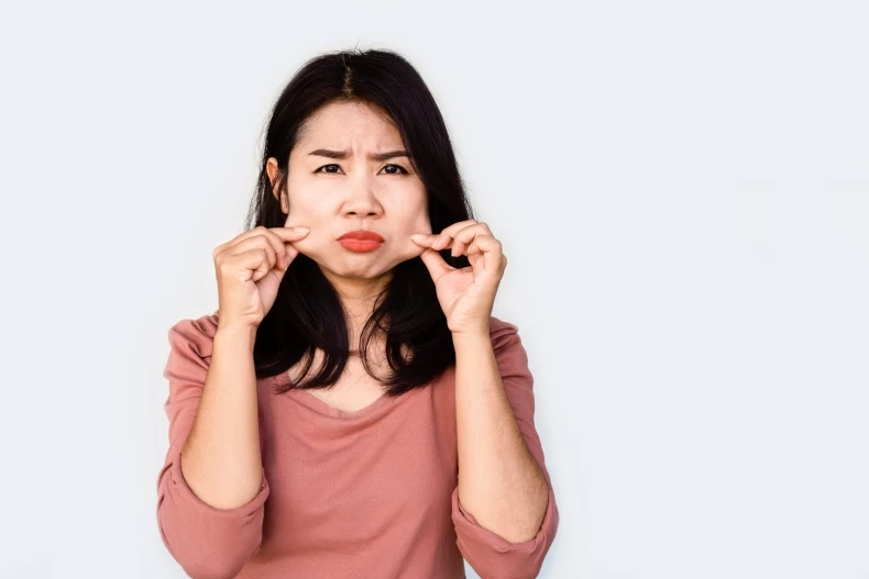 Đừng để khuôn mặt vuông cộng tuổi cho bạn, 10 kiểu tóc giúp nàng thu gọn mặt trong tích tắc - 1