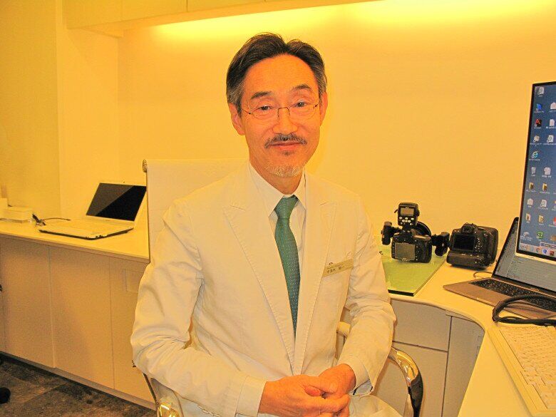 Bác sĩ Ryuichi Utsugi đã kích thích tóc mọc trở lại thành công.