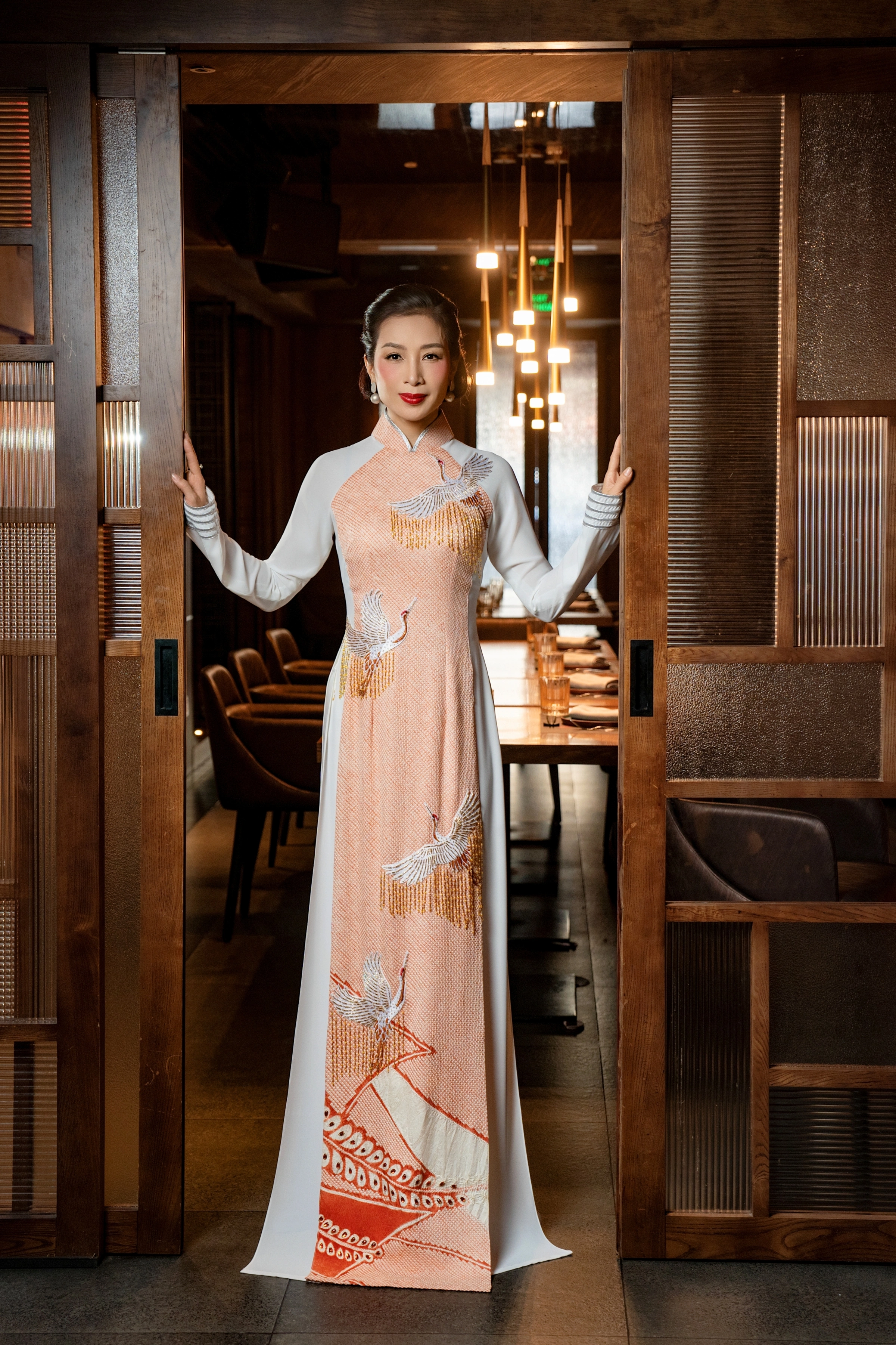 amp;#34;Cô thư ký xinh đẹpamp;#34; là hoa khôi nức tiếng, sinh 2 con cho chồng đại gia vẫn đẹp mê hoặc, U50 có vòng eo 58cm - 20