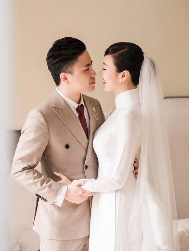 Ngọc Châm kết hôn với chồng doanh nhân và sinh 2 con.