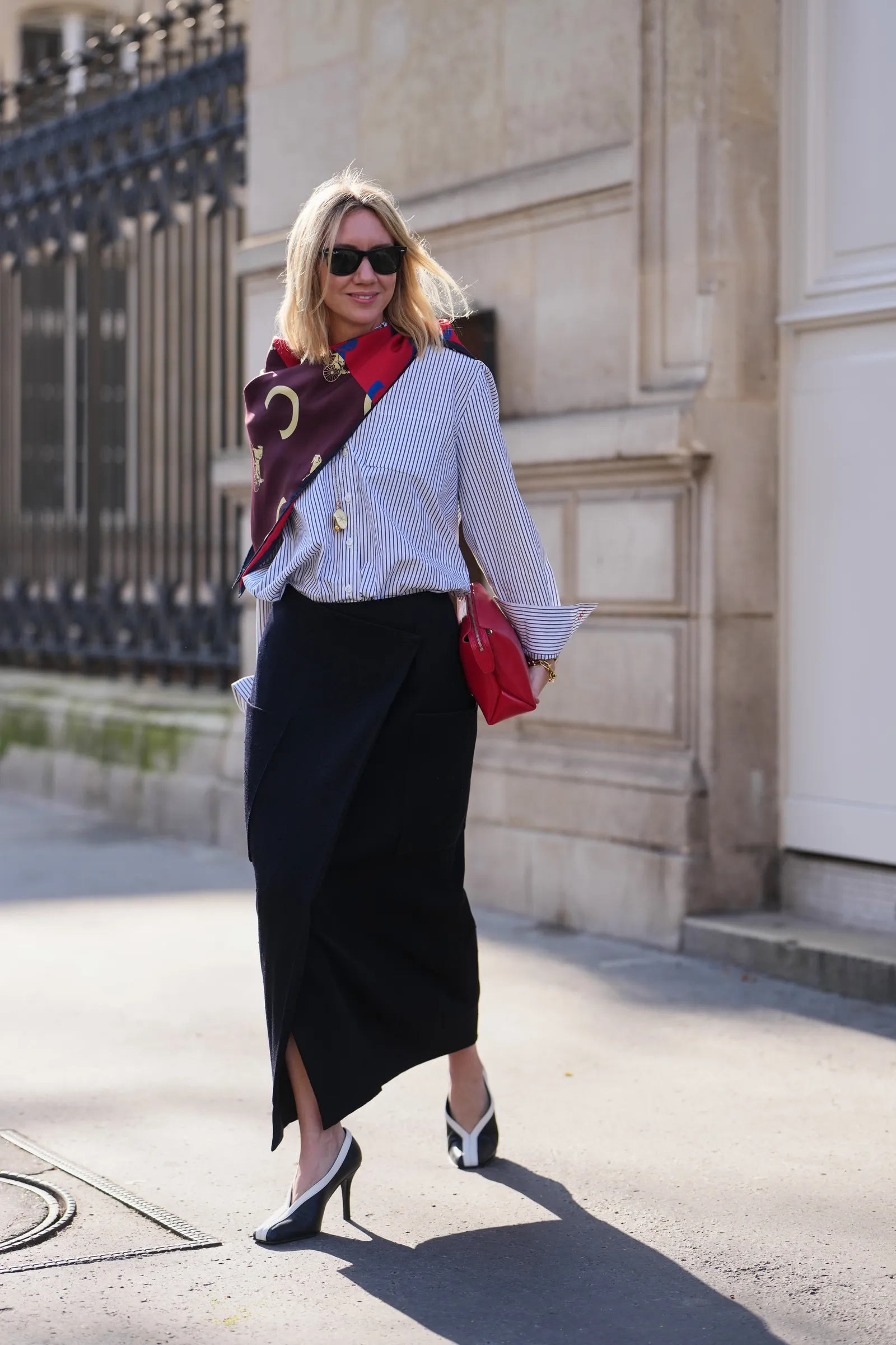 Kiểu chân váy công sở amp;#34;soán ngôiamp;#34; quần âu Hè này, các nàng nên sắm về nếu muốn phong cách thêm đẳng cấp - 3