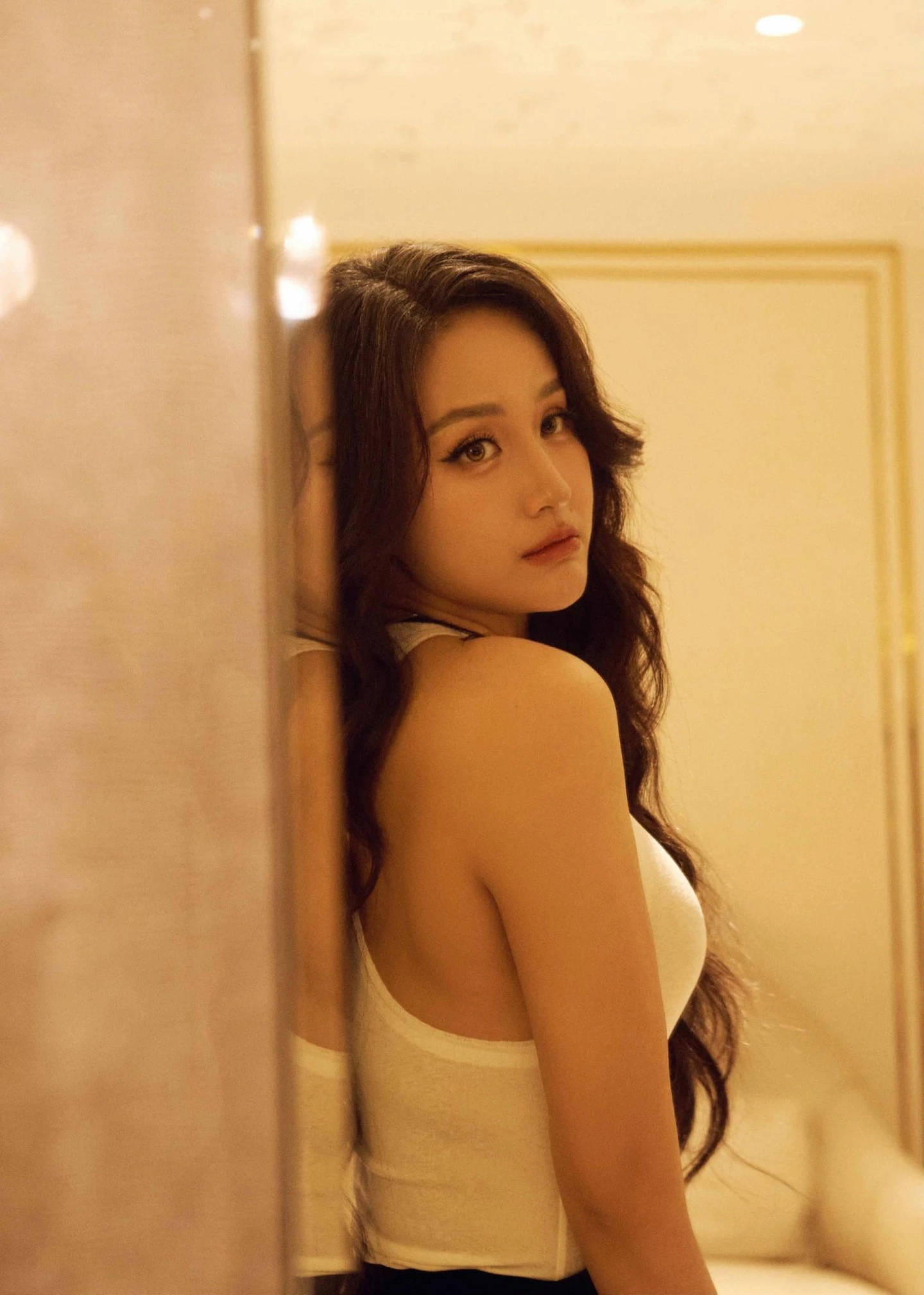 Nàng hậu ngày càng xinh đẹp, cuốn hút ở tuổi U40.