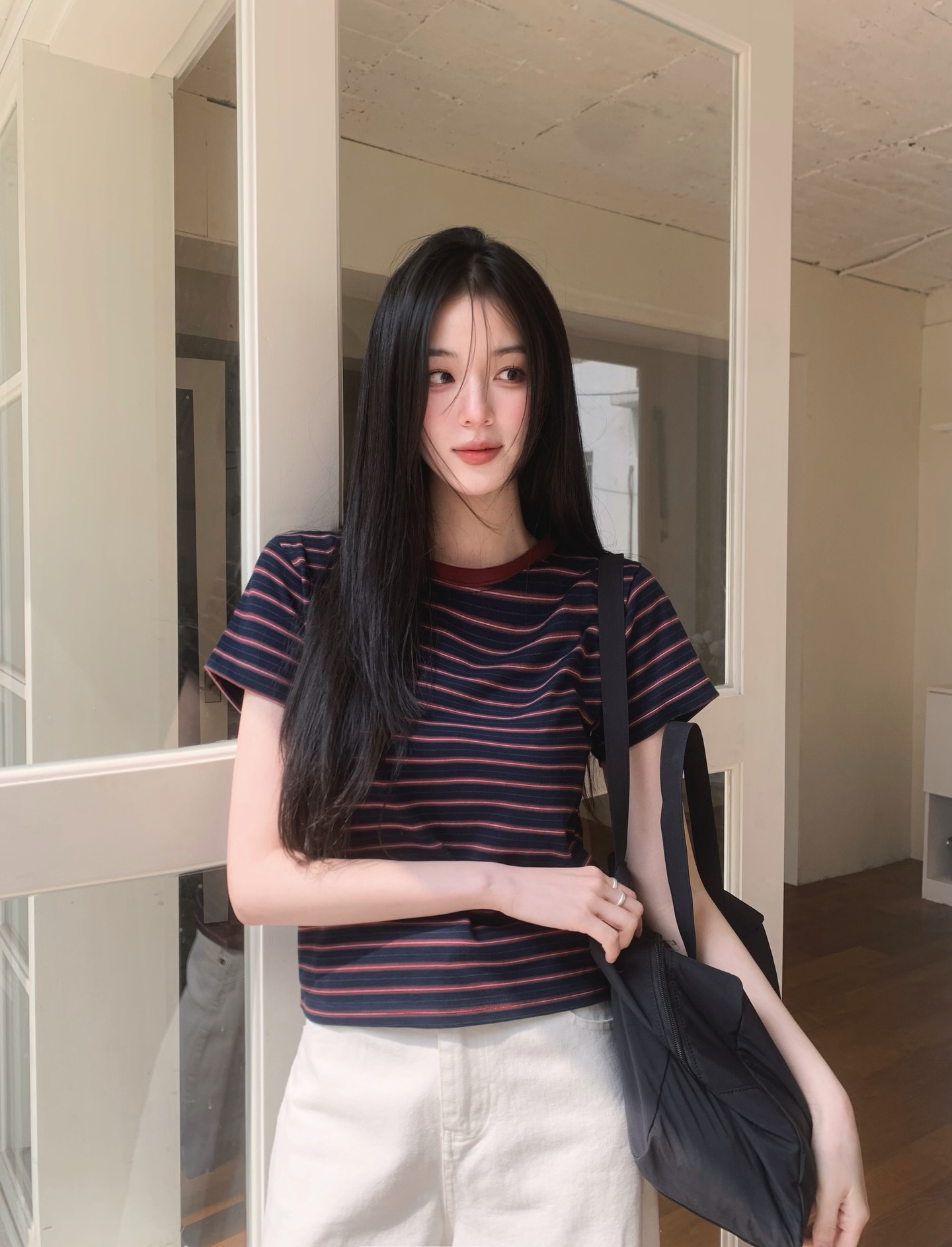 6 mẫu áo mát mẻ không thể thiếu trong mùa Hè, diện vào ngày nắng nóng đỉnh điểm lại càng hợp - 6