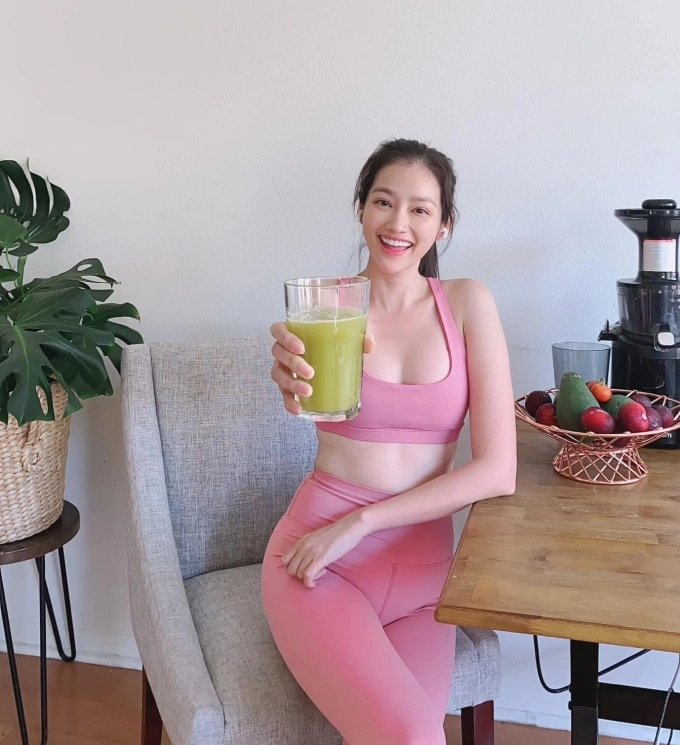 Nhan sắc mỹ nhân Việt casting show Victoriaamp;#39;s Secret, lọt Top 100 người đẹp nhất thế giới: U40 amp;#34;gây mêamp;#34; với dáng thắt đáy lưng ong - 14