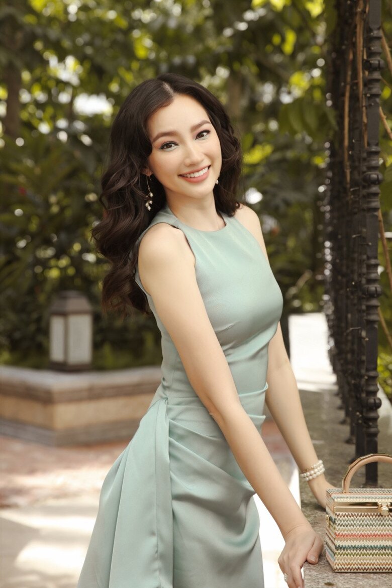 Nhan sắc mỹ nhân Việt casting show Victoriaamp;#39;s Secret, lọt Top 100 người đẹp nhất thế giới: U40 amp;#34;gây mêamp;#34; với dáng thắt đáy lưng ong - 4