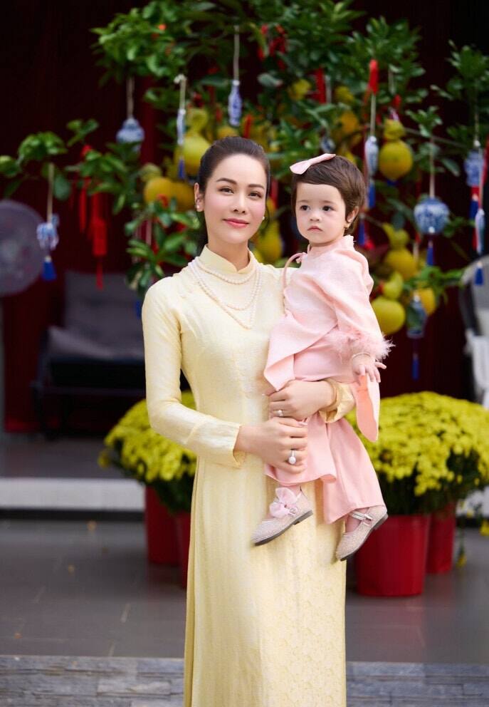 Thân hình thon thả của Nhật Kim Anh là thành quả của việc giảm cân đúng cách.