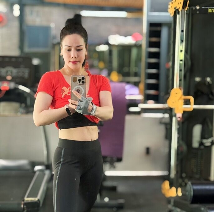 Sau sinh con một thời gian, Nhật Kim Anh đã quay trở lại tập luyện.