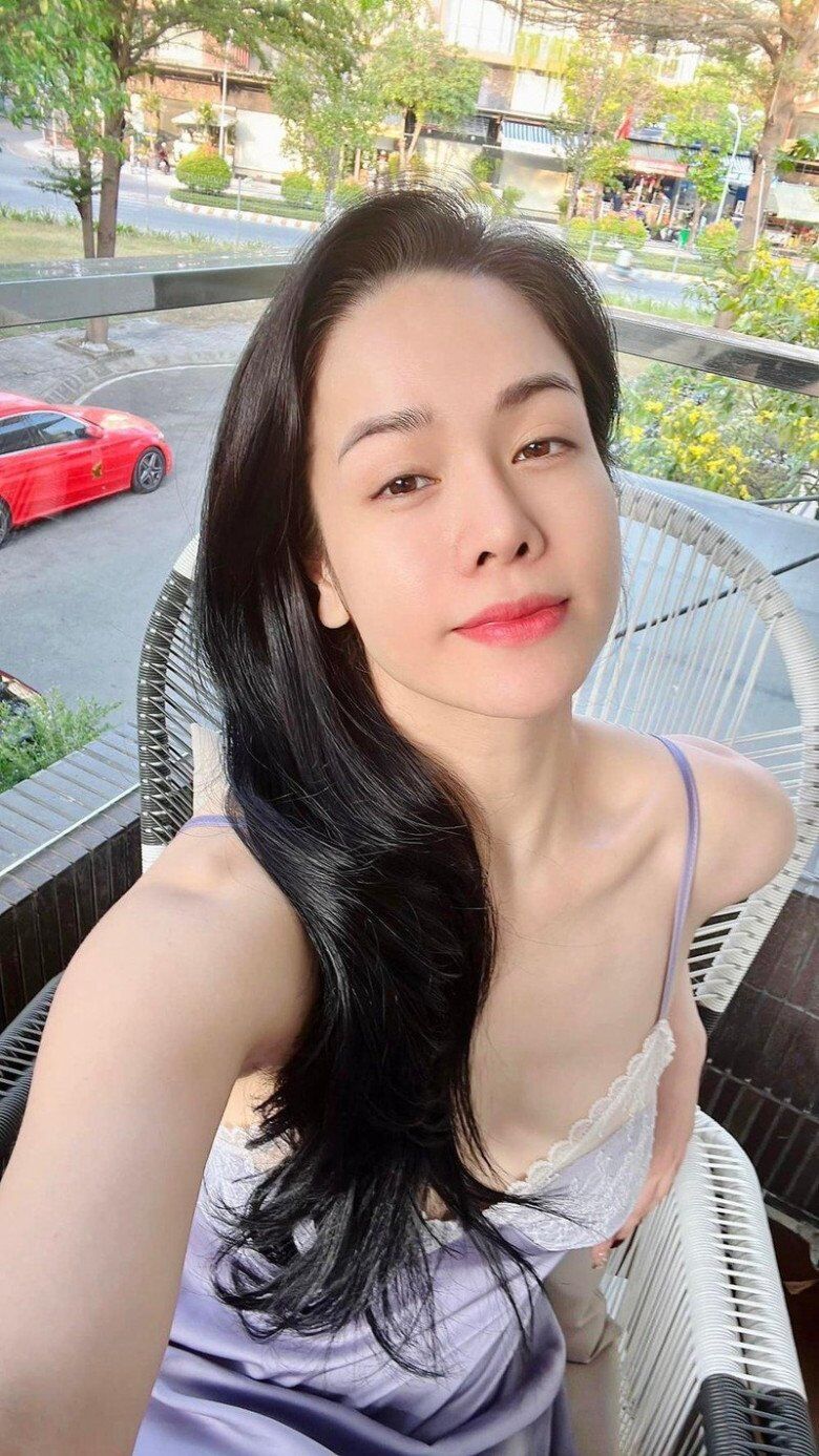 Làn da mướt mịn của nữ nghệ sĩ khiến nhiều người ngưỡng mộ.