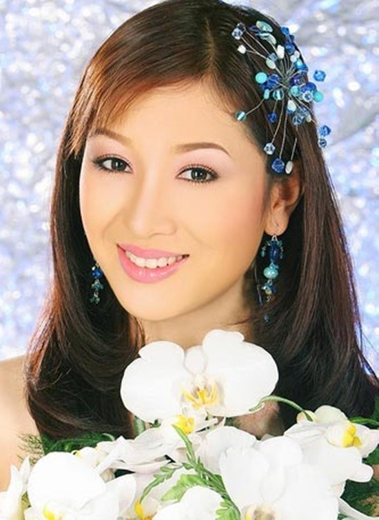 Nhan sắc thanh tú của hoa khôi Thu Hương thời trẻ.