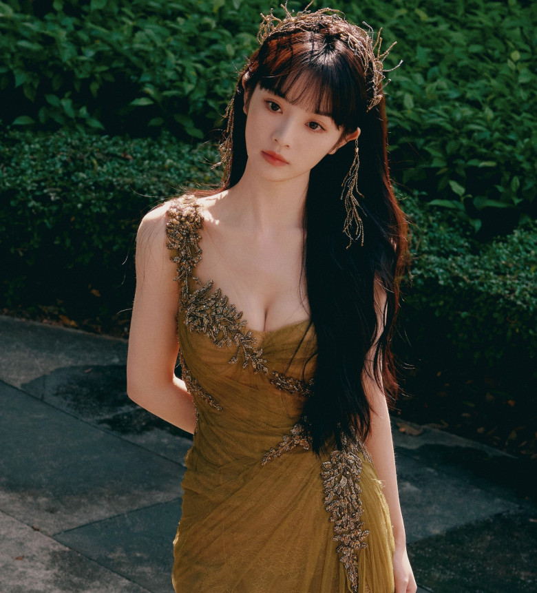 Gương mặt tươi trẻ với thân hình quyến rũ của mỹ nhân 9x.