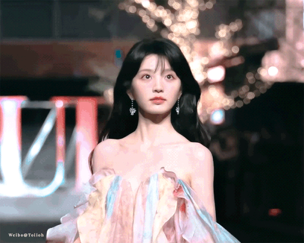 Màn băn tim hút 42 triệu lượt xem của cô.