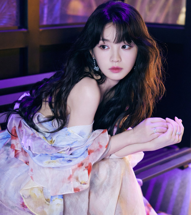 Điền Hi Vi là mỹ nhân đang gây sốt trong phim Trục Ngọc.