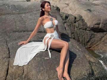 Loạt bikini "bốc lửa" của Diệp Lâm Anh
