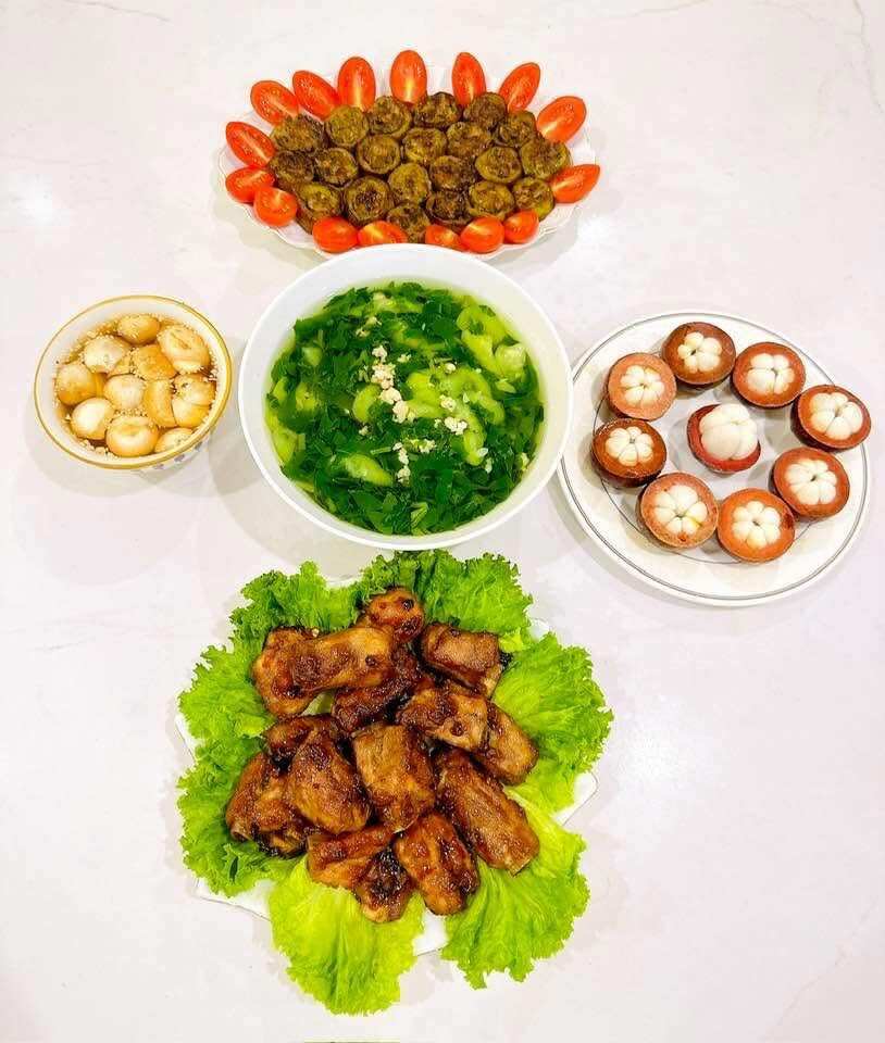 Mê nấu ăn hơn hẹn hò, 9X xinh đẹp lại đảm đang khiến nhiều người thích thú với loạt cơm nhà ngon, đẹp mắt - 11