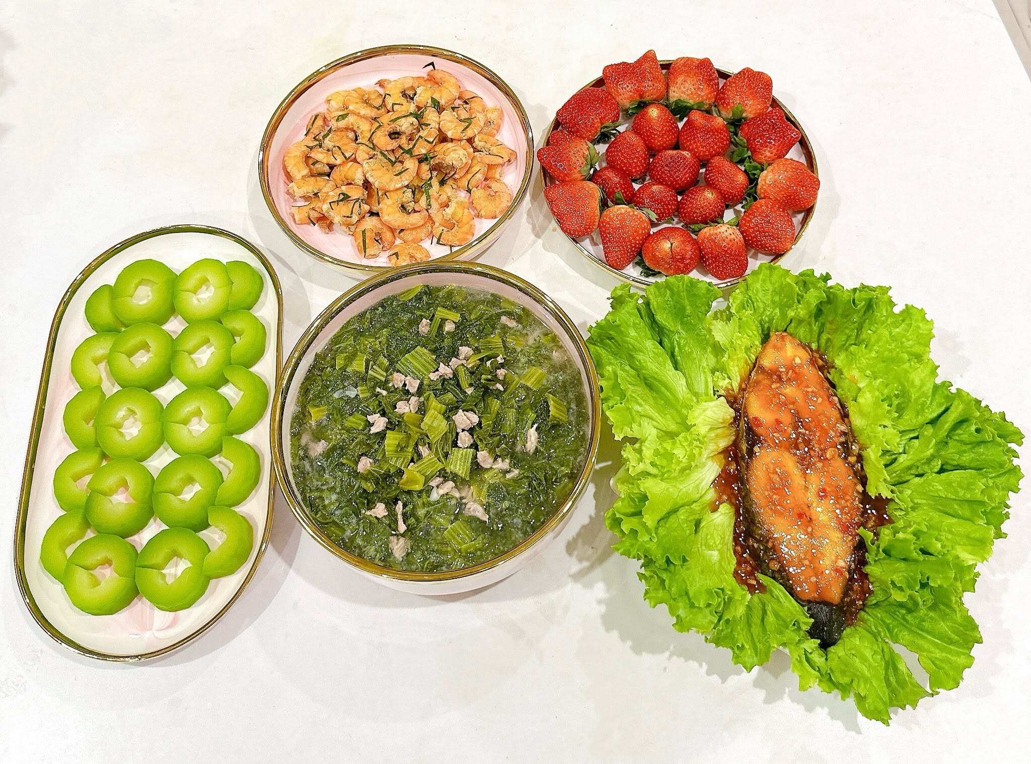 Mê nấu ăn hơn hẹn hò, 9X xinh đẹp lại đảm đang khiến nhiều người thích thú với loạt cơm nhà ngon, đẹp mắt - 6