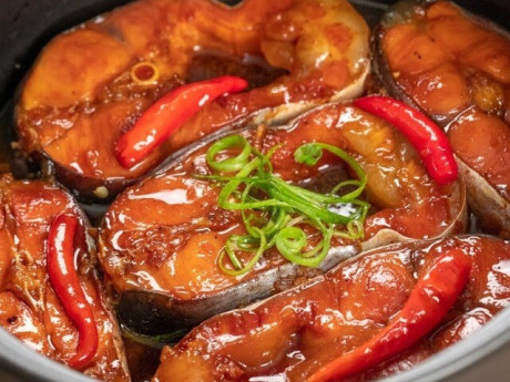 Bếp Eva - Nhiều năm kho cá giờ mới biết, việc thêm thứ gì để cá không tanh lại nhanh mềm rất quan trọng, phần lớn làm sai nên không ngon