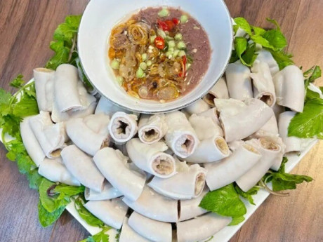 Luộc lòng lợn chỉ cần cho 1 loại gia vị này đảm bảo lòng trắng thơm, không xỉn màu, giòn ngon, nhà hàng cũng phải chào thua