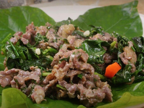 Ướp thịt bò chỉ cho muối là “hỏng bét”, cứ thêm 1 thìa này thịt sẽ mềm tan, ngon ngọt lại chẳng hề bị ra nước