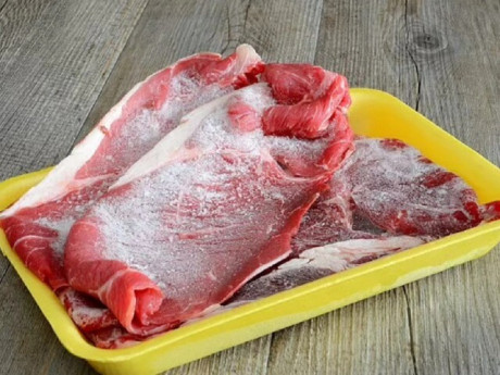 Rã đông thịt lợn đừng cho vào ngâm nước, làm 2 cách này vừa nhanh mà thịt vẫn tươi ngon như vừa mới mua