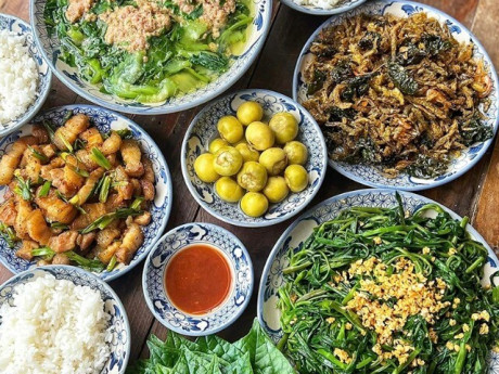 Gợi ý 14 mâm cơm mùa hè vừa ngon, thanh mát lại dễ nấu, trời nóng mấy vẫn thấy hấp dẫn