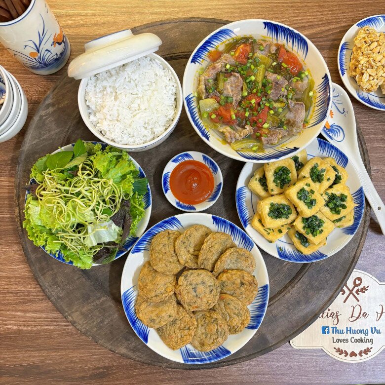 Mâm cơm ngon miệng.