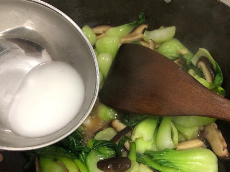 Loại rau giàu canxi đem xào với thứ này được món ăn bổ dưỡng - 5
