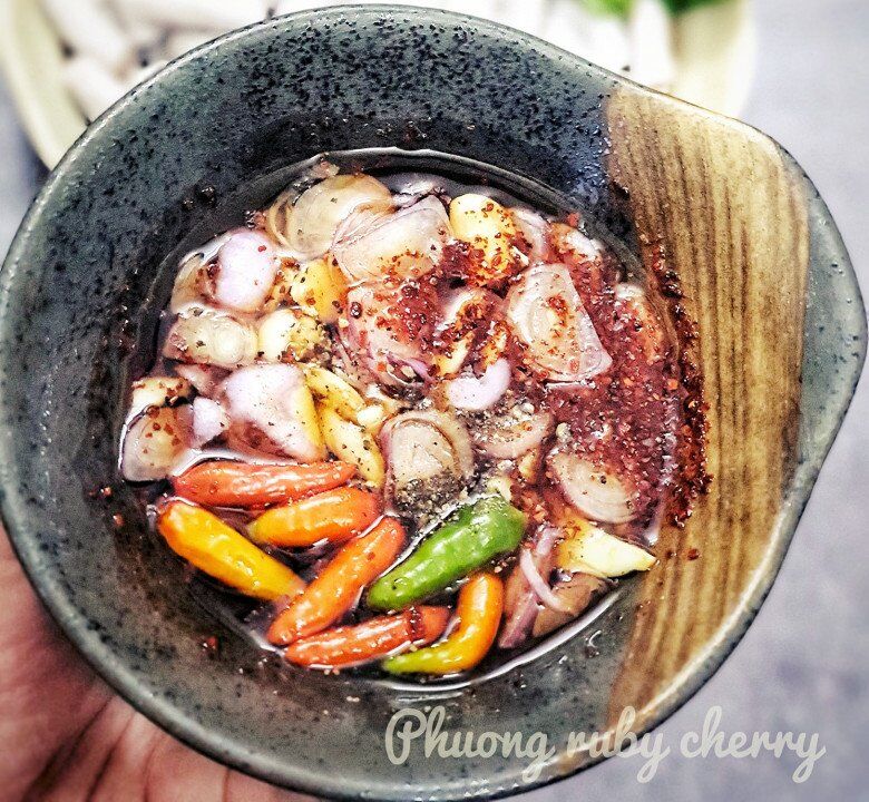 Luộc lòng lợn chỉ cần cho 1 loại gia vị này đảm bảo lòng trắng phau, giòn sần sật, chất lượng chẳng kém nhà hàng - 4