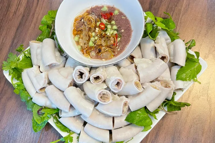 Luộc lòng lợn chỉ cần cho 1 loại gia vị này đảm bảo lòng trắng thơm, không xỉn màu, giòn ngon, nhà hàng cũng phải chào thua - 3