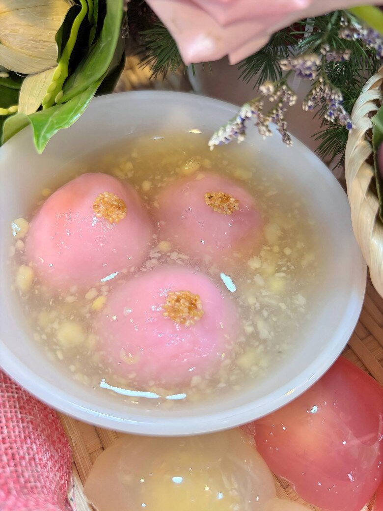 Bánh chay hồng ngon, thơm, thanh mát.