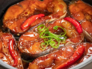 Bếp Eva - Nhiều năm kho cá giờ mới biết, việc thêm thứ gì để cá không tanh lại nhanh mềm rất quan trọng, phần lớn làm sai nên không ngon