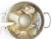 Bếp Eva - Hầm xương lấy nước dùng nhất định phải cho 3 gia vị này nước càng trong, thơm, không béo ngấy
