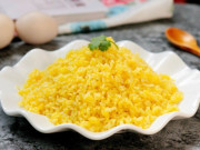 Bếp Eva - Làm cơm rang trứng, đừng cho cơm ngay vào chảo, thêm bước này hạt cơm nào cũng săn chắc, vàng thơm