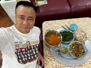 Bếp Eva - NSND Tự Long nhập hội ăn đêm với bạn thân chí cốt, Xuân Bắc khen: "Đầy đặn thế kia cơ mà, nhất ông!"