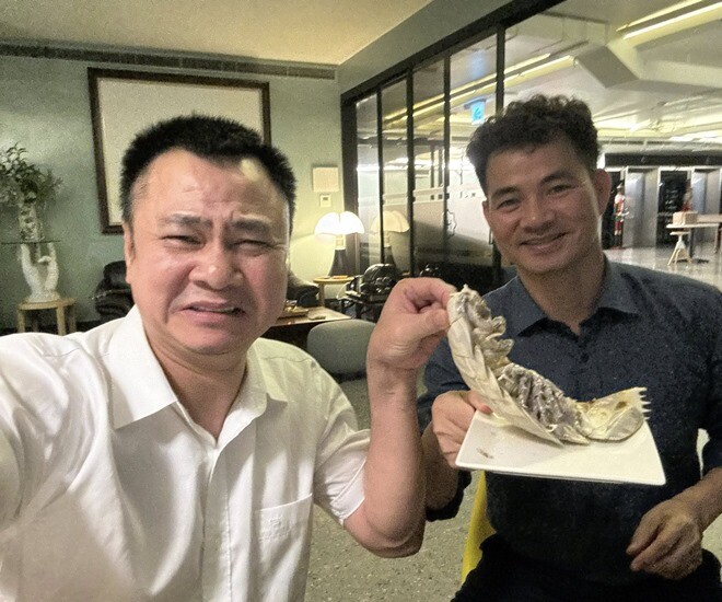 Nhân vật chính gây nên sự kinh ngạc này chính là bọ biển - một loại hải sản quý hiếm thường trú ngụ dưới đáy biển sâu.
