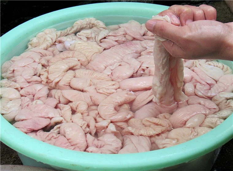 Rửa lòng già với muối mất vị món ăn, dùng 2 thứ này vừa sạch lại thơm không còn mùi hôi - 1