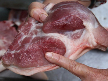 Bếp Eva - Thịt lợn nhiễm bệnh sẽ có những dấu hiệu này, dù rẻ mấy cũng đừng mua kẻo rước bệnh