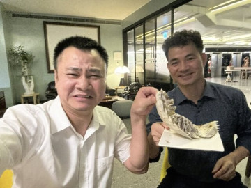 Bếp Eva - NSND Tự Long "nhăn mặt" trước món lạ của Cục trưởng Xuân Bắc: Sinh vật xấu xí nhưng ngon hơn cả tôm hùm