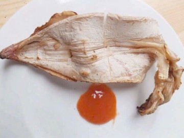 Nướng mực khô đừng dại nướng ngay, ngâm vào thứ nước này, mực ngọt ngon, nhai thoải mái