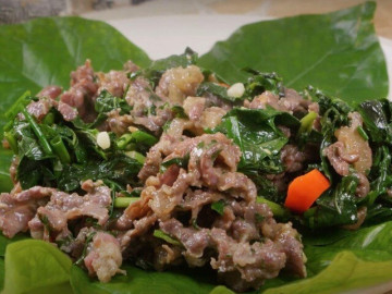 Ướp thịt bò chỉ cho muối là “hỏng bét”, cứ thêm 1 thìa này thịt sẽ mềm tan, ngon ngọt lại chẳng hề bị ra nước
